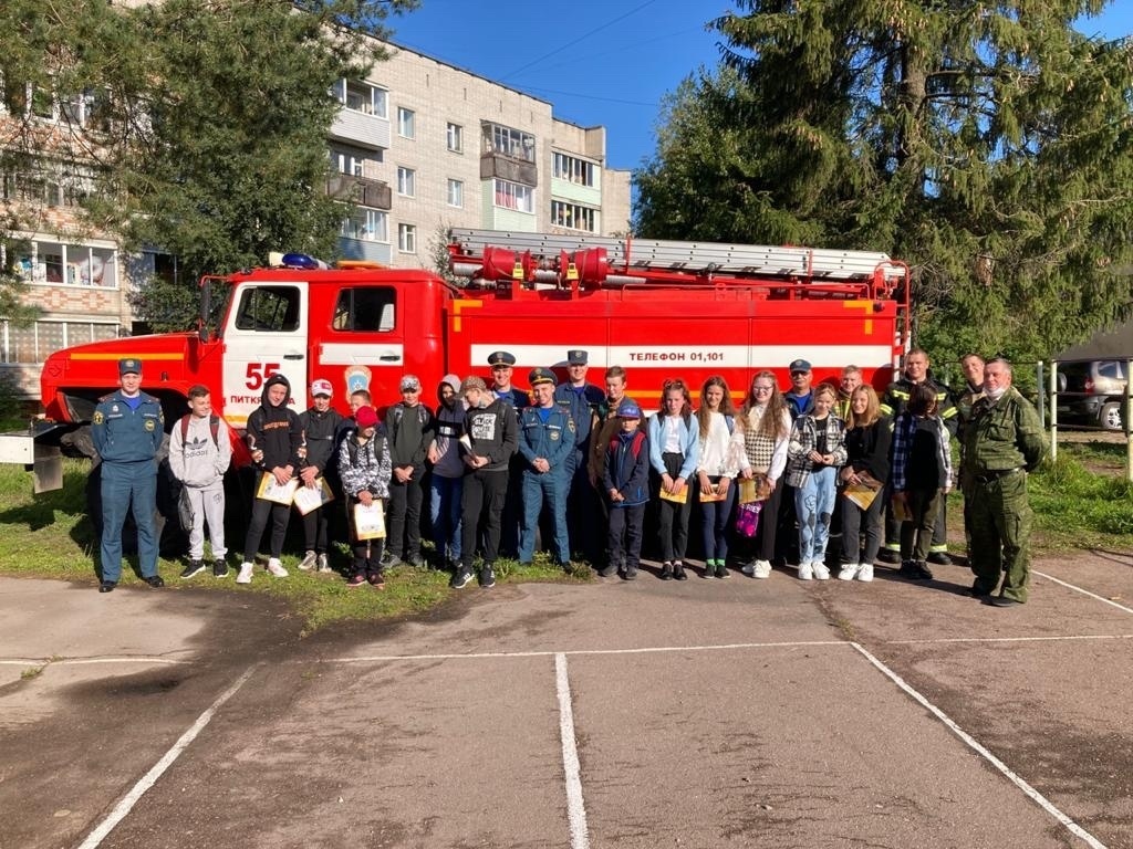 День знаний вместе с сотрудниками МЧС | 05.09.2021 | Новости Петрозаводска  - БезФормата