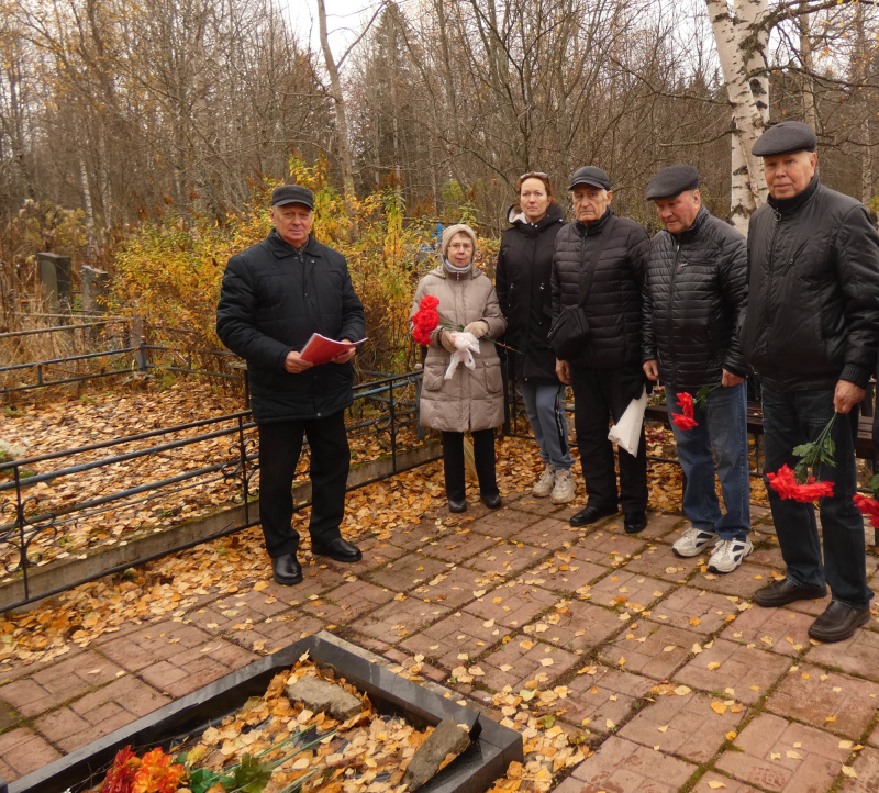 В год 30-летия Ветеранской организации, в день 96-ой годовщины со дня рождения, первого председателя Ветеранской организации Латышева Георгия Николаевича состоялись торжественные мероприятия на месте захоронения ветерана